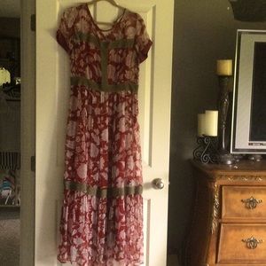 SUNDANCE Lightweight and fun dress